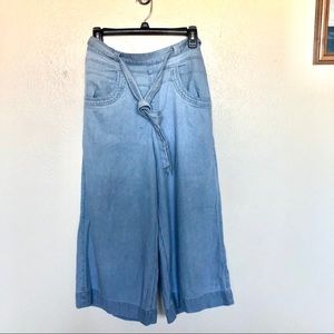 American Eagle Outfitters // wide-leg pants